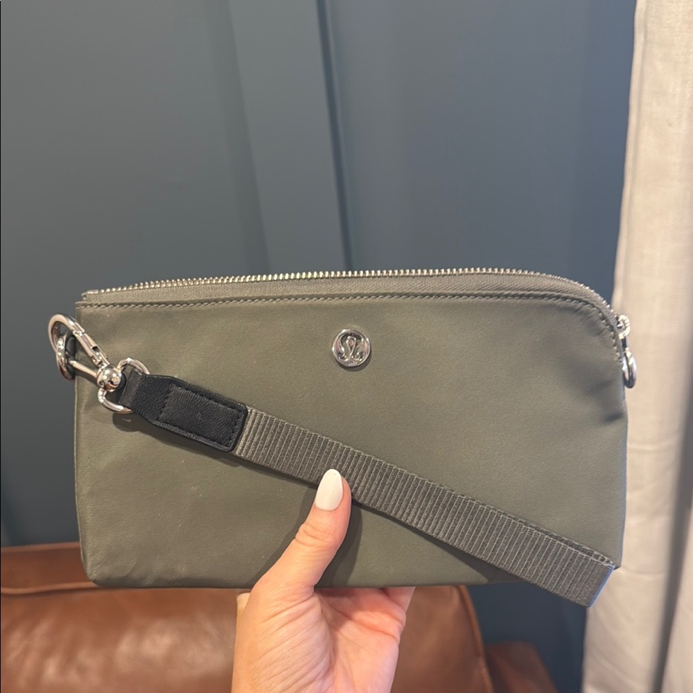 lululemon athletica Olive Crossbody Bag